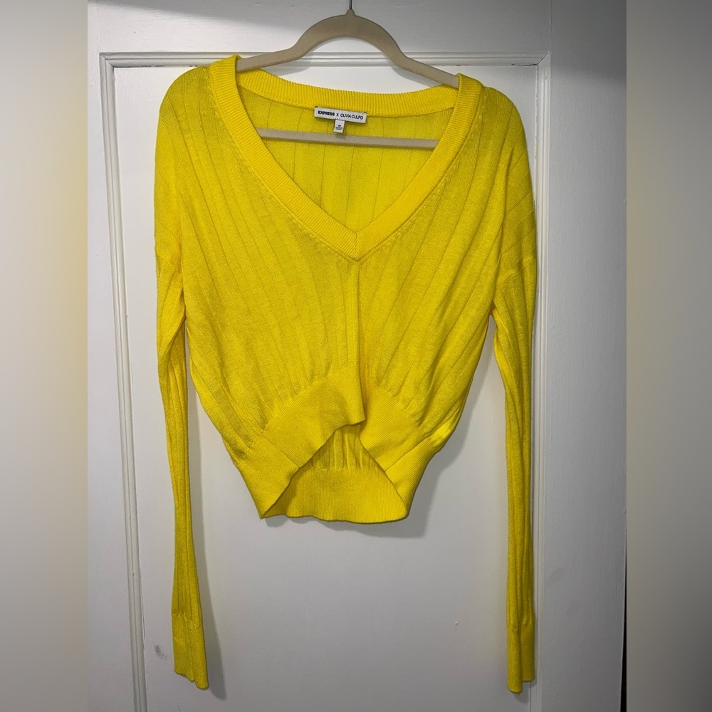 Express x Olivia Culpo: yellow v neck cropped sweater